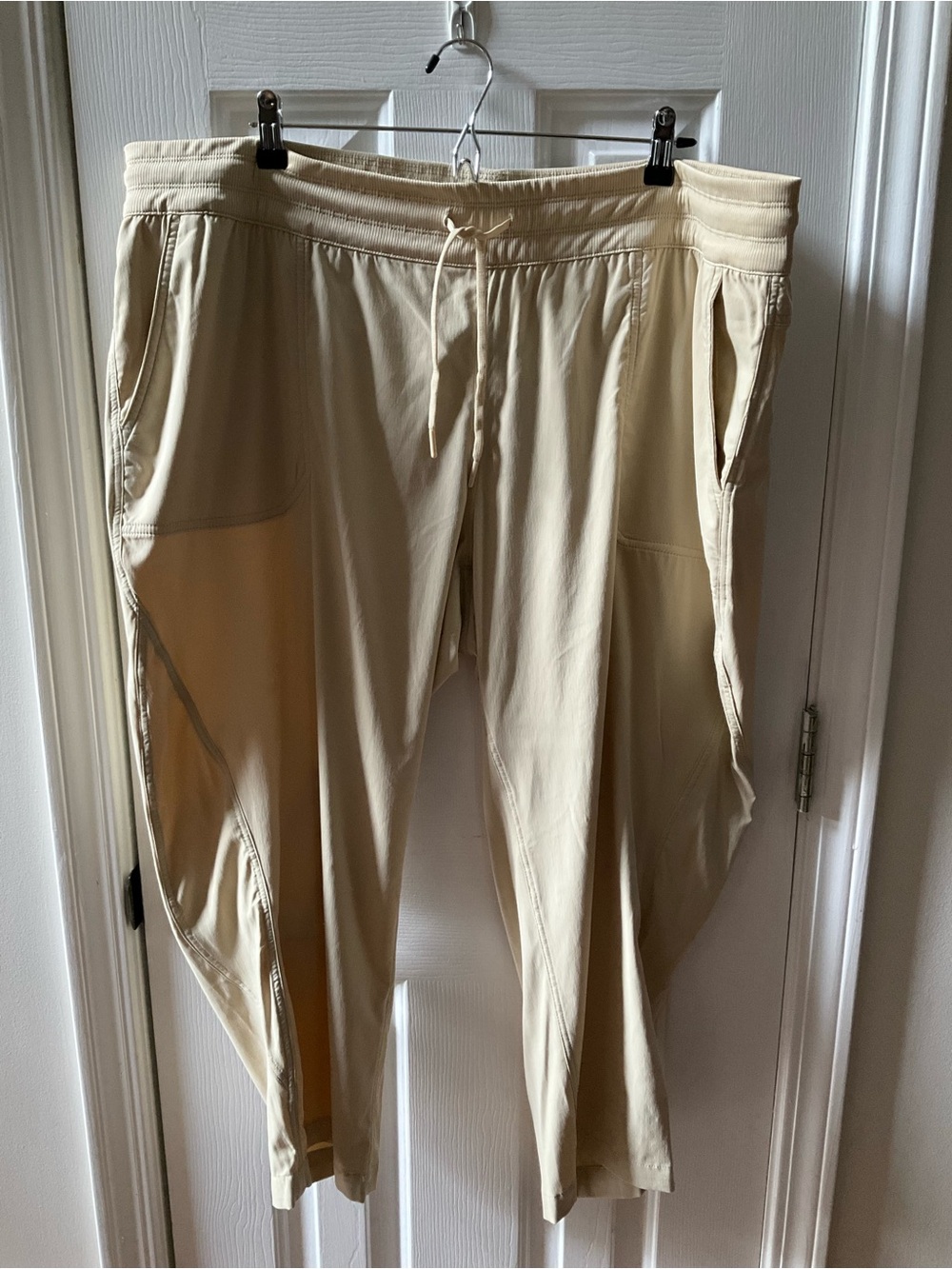 The North Face Women's Drawstring Capris with UPF 40+ XXXL